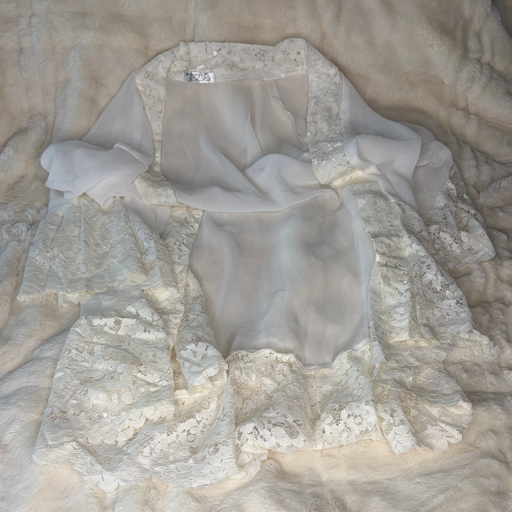 Chic Sheer Lace White Robe Small 36” pit to pit coquettegirl Festival Feminine - Picture 2 of 7